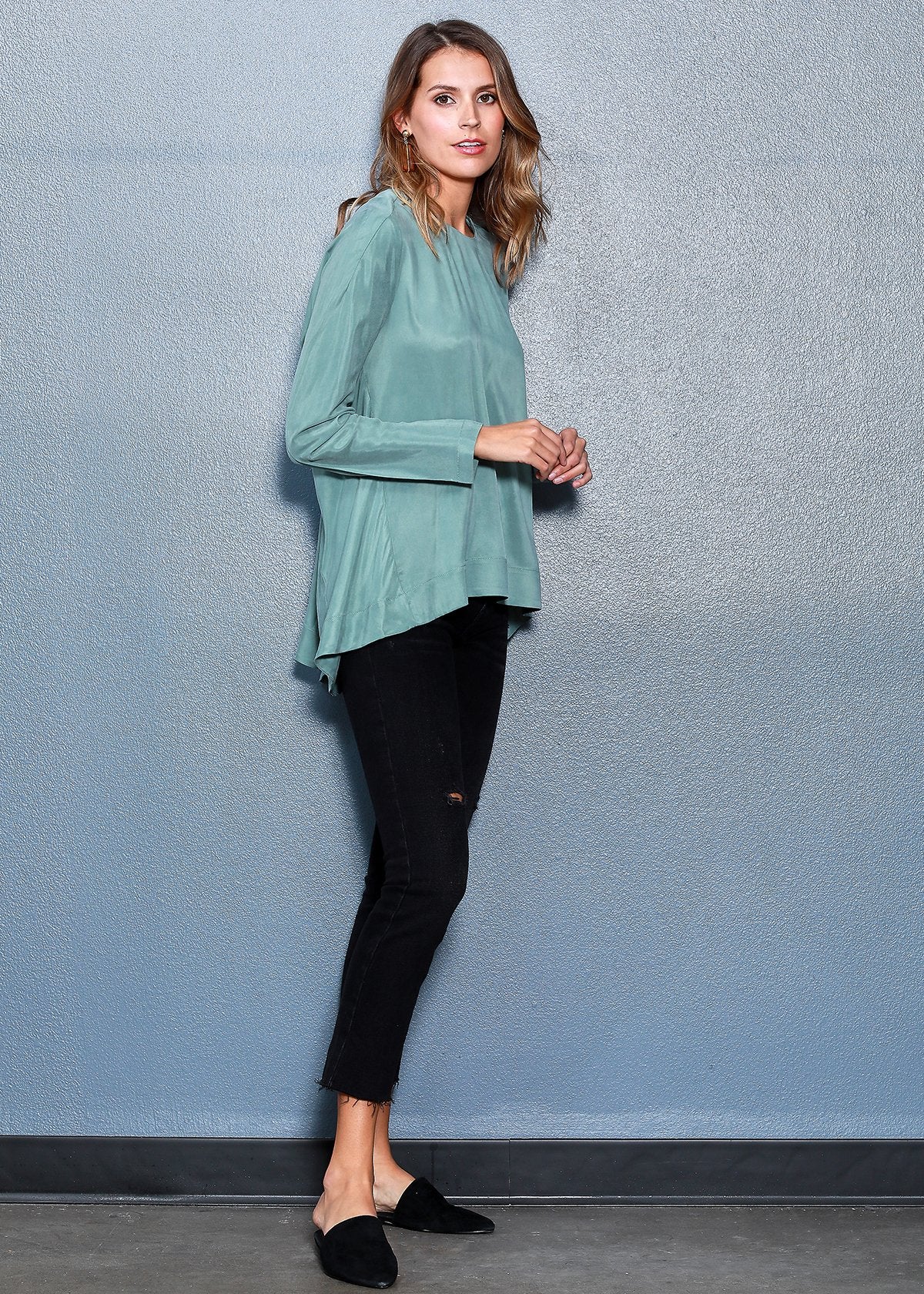 Women's Crewneck Hi-lo Top In Sage