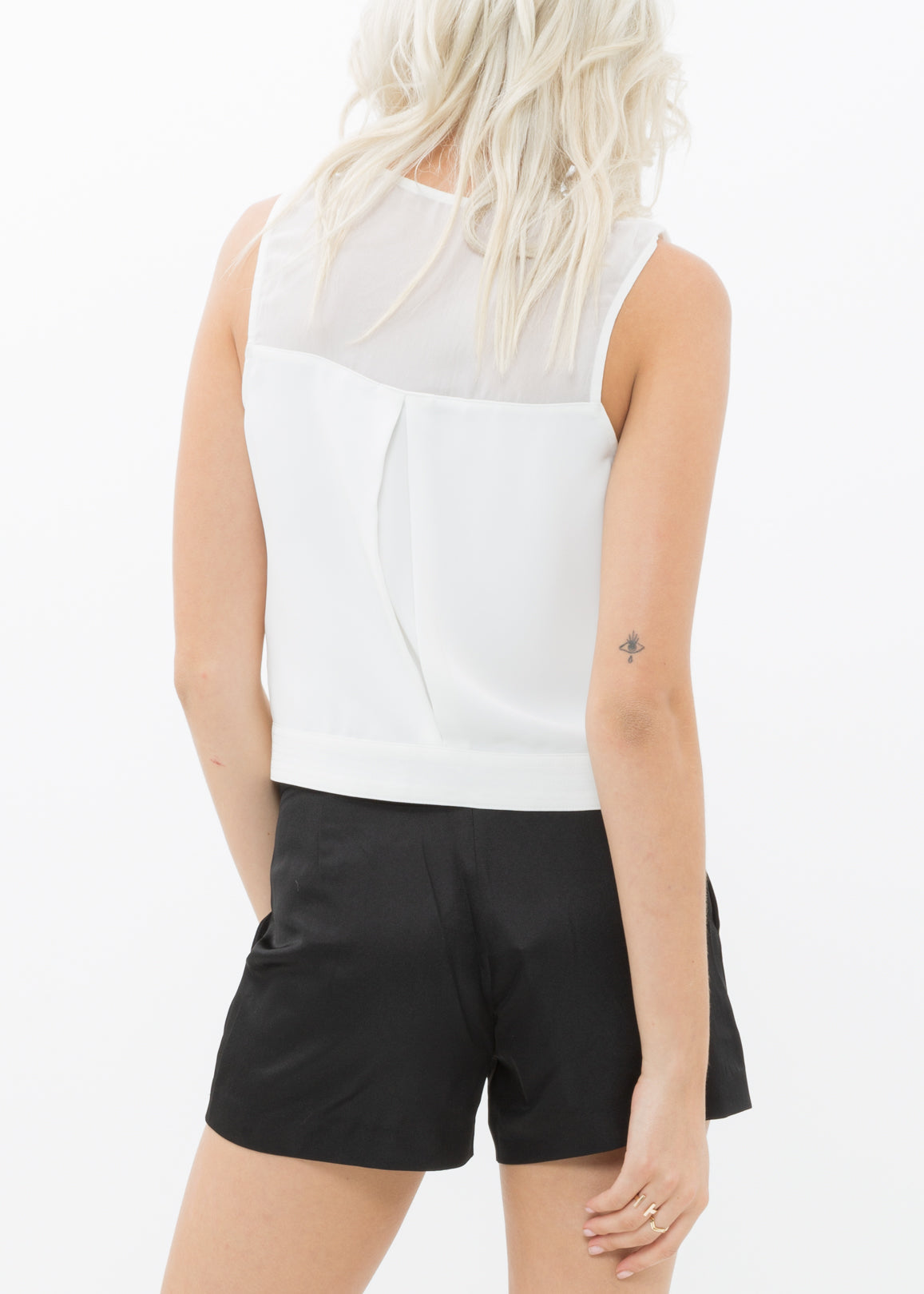 Sleeveless Zip Up Mesh Contrast Blouse In Ivory